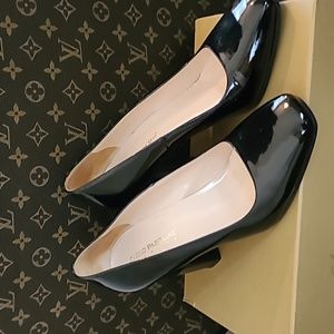 Black pumps size 39
